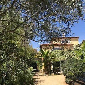 ecrin-de-verdure-avec-acces-piscine-en-plein-aix.aixenprovencehotels.org/